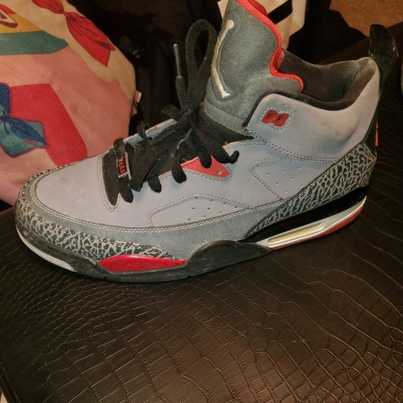 Shoes - Picture 2 of 2